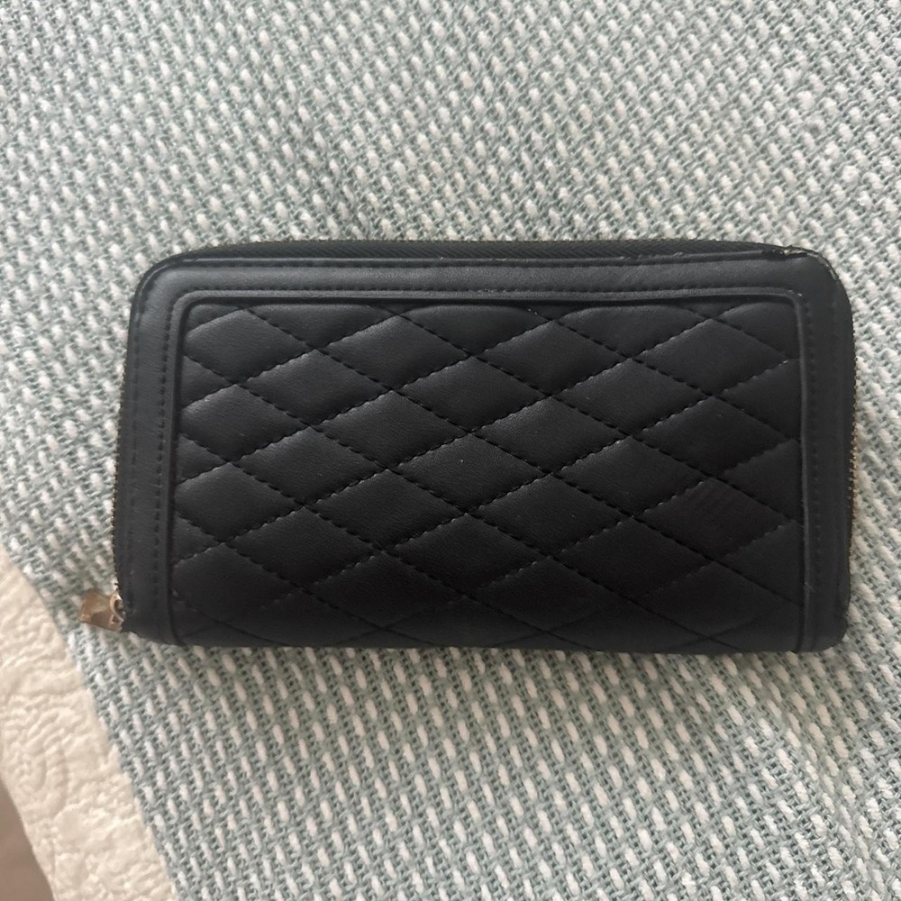 Black quilted‎ leather women's wallet